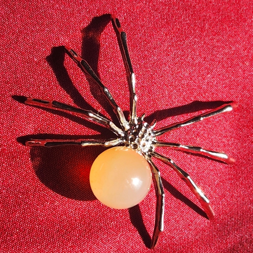 Metal Spider With Carnelian Agate Sphere - Picture 1 of 4